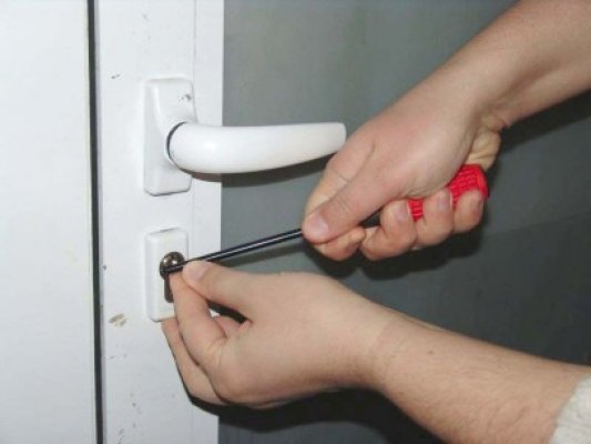 Incredibil! Doi minori au dat 10 spargeri în Năvodari